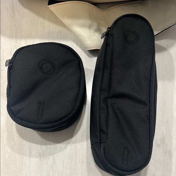 NWT. Bugaboo diaper crossbody bag with accessories. - Picture 8 of 9